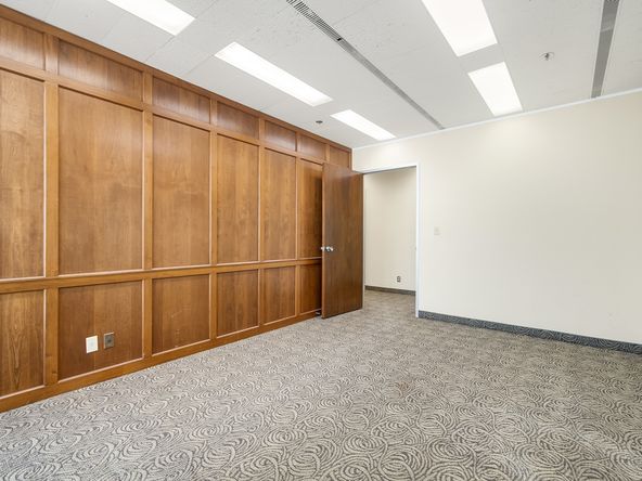 Office Space Available in Excellent Condition & Move-In Ready : 1221 Van Ness Ave, Fresno, CA 93721